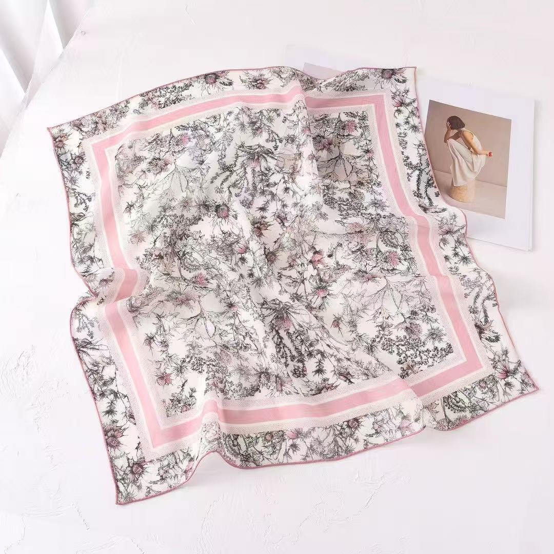 100% Mulberry Silk Women's Square Scarf 68 × 68 cm – Hand-Rolled Printed Silk Neck Scarf