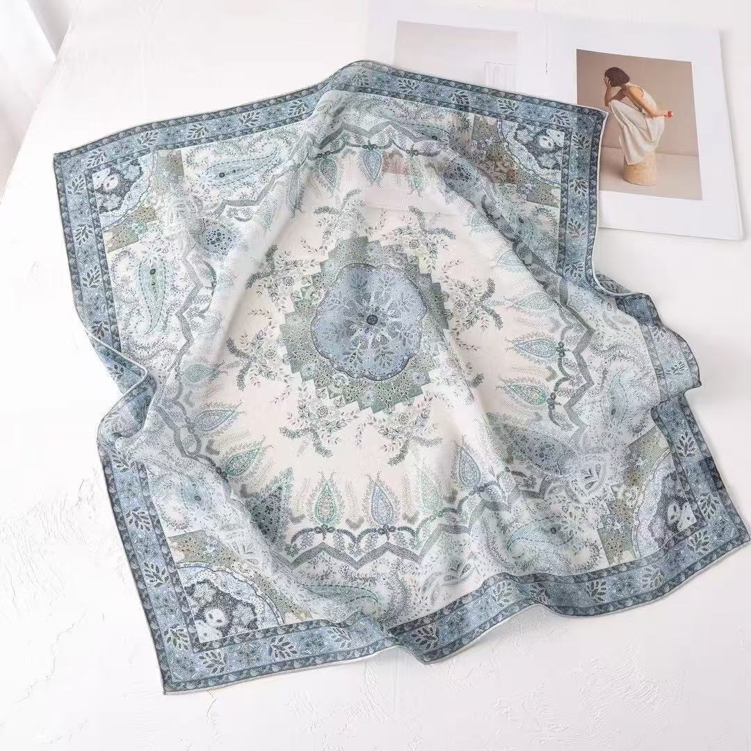 100% Mulberry Silk Women's Square Scarf 68 × 68 cm – Hand-Rolled Printed Silk Neck Scarf