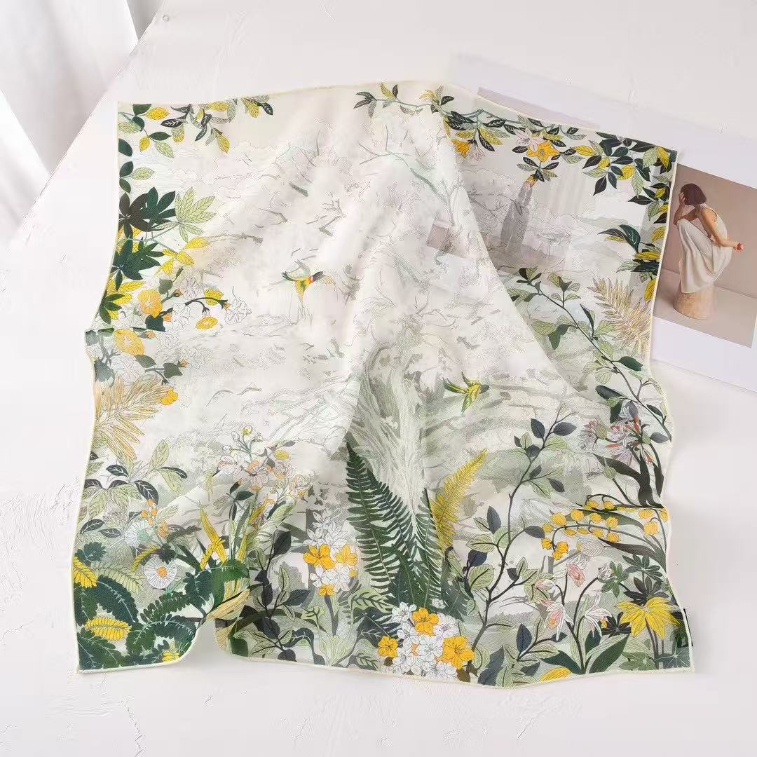 100% Mulberry Silk Women's Square Scarf 68 × 68 cm – Hand-Rolled Printed Silk Neck Scarf